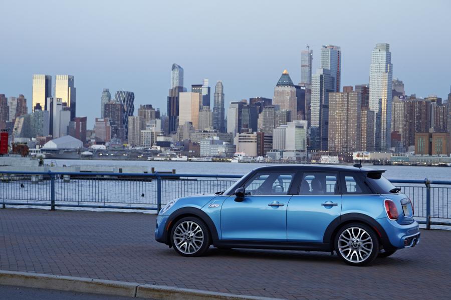  Mini Cooper S 5-Door 2015 года  (US) (фото 22 из 27)